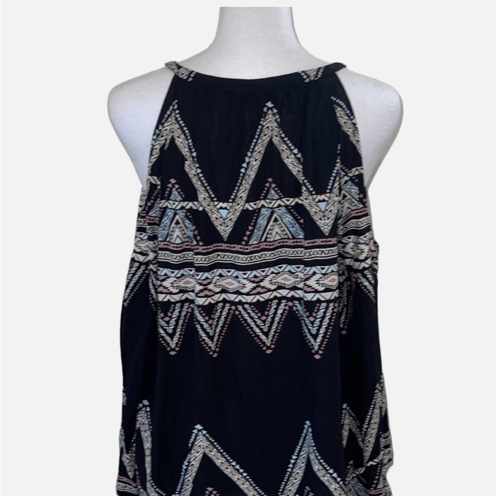Jessica Simpson Black and Cream Geometric Blouse